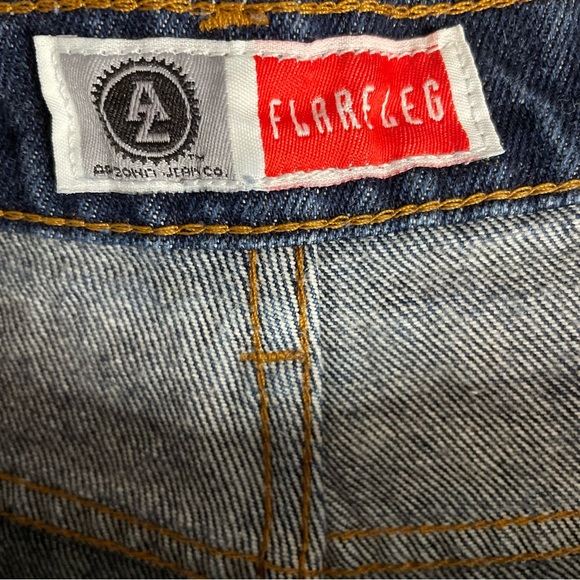 Arizona Women’s Blue Denim Raw Hem High Waist Flare Jeans Size 7 Juniors - Picture 9 of 10